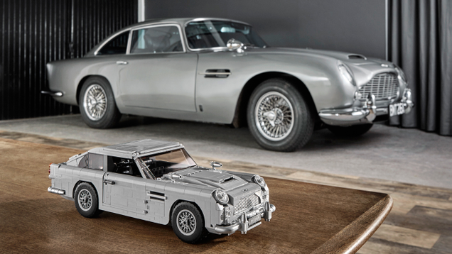 Illustration for article titled Lego Recreated James Bond's Aston Martin DB5 Complete With Ejector Seat and Hidden Machine Guns